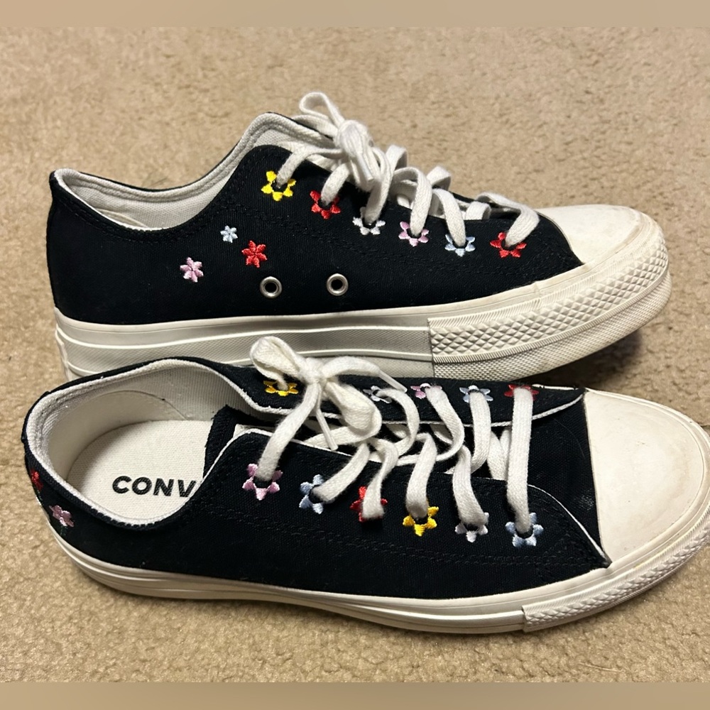 Converse women size 8.5